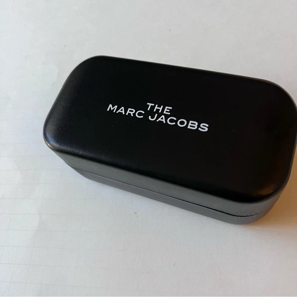 MARC JACOBS LARGE SUNGLASSES CASE WITH CLEANING CLOTH BLACK NEW